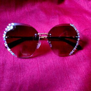 VINTAGE / RETRO 1980s GOLD FRAME RHINESTONE-STUDDED AVIATOR GEOMETRIC SUNGLASSES